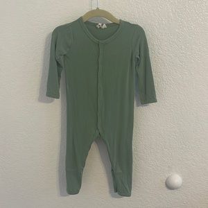 Kyte Baby Snap Romper in Matcha 6-12 months